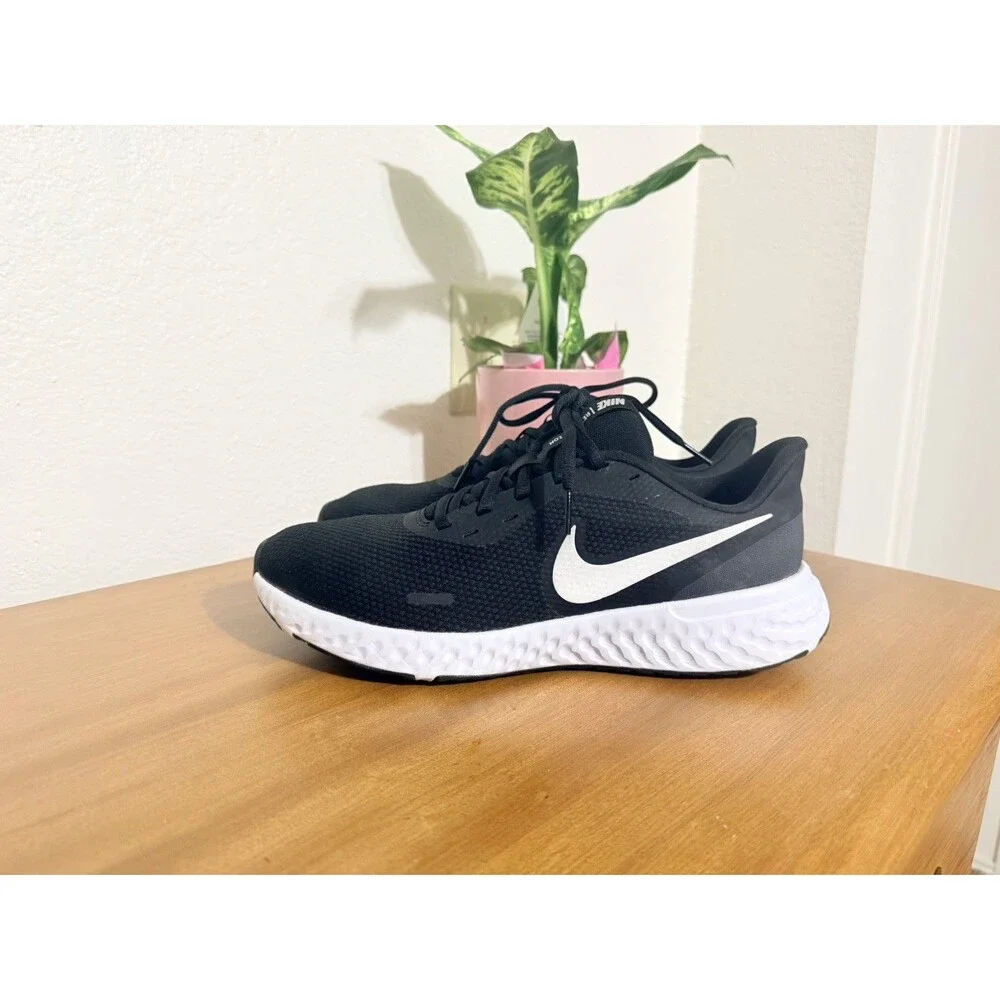 Nike Revolution 5 Black/White Running Shoes Men's Size 11 BQ3204-002